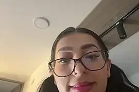 _QaraH Nudes and Live Cam