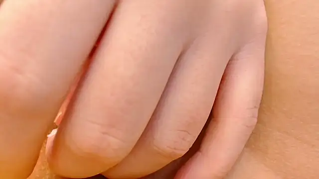riseshu Nudes and Live Cam