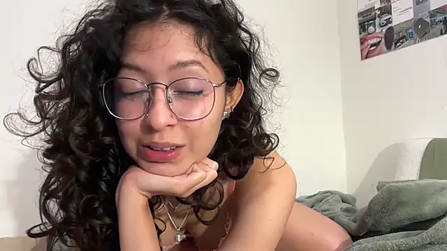 Alicatcua_ Nudes and Live Cam