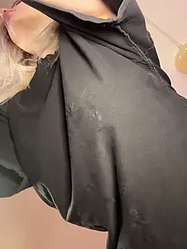 HugeBoobsAlice Nudes and Live Cam