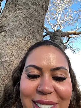 lariic Nudes and Live Cam