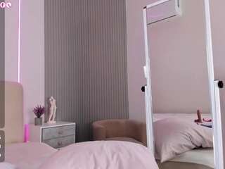virrginchloee Nudes and Live Cam