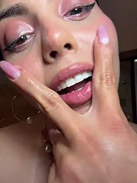 zui_lu Nudes and Live Cam