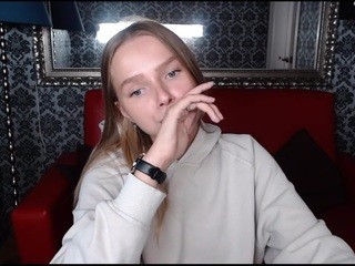 Monica on cam for live i sexy video chat