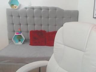 luna-12 on cam for live i sexy video chat