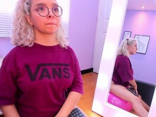 marilynmoon on cam for live i sexy video chat