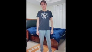 Tiktok guy shows bulge in Gray sweatpants