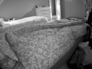 voyeurcam-julmodels-bed-1 on cam for live i sexy video chat