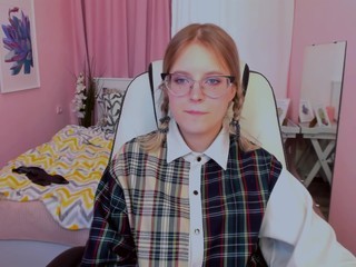 adelineamberg on cam for live sex chat