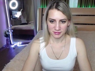 cutie-blondie on cam for live sex chat