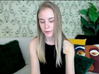 delaneya-alma on cam for live i sexy video chat