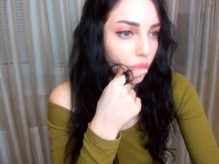 kiaraaaa on cam for live sex chat