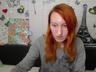 MiaLioness on cam for live sex chat