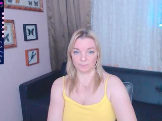 reganlovely on cam for live sex chat