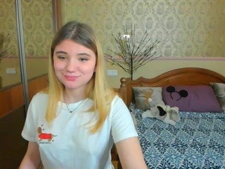 Adellinee nude on cam – live sex chat