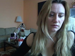 AnissaReyah nude on cam – live sex chat