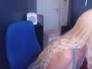 Eat-my-pussy-and-ass nude on cam – live sex chat