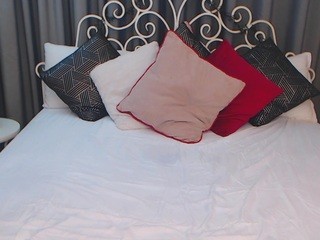 Ina-roux nude on cam – live sex chat