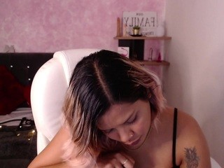 Marii-gonzz nude on cam – live sex chat