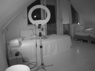 Voyeurcam-julmodels-whitebed-6 nude on cam – live sex chat