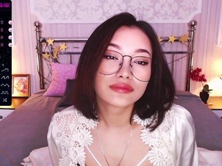 Luciaminn nude on cam – live sex chat