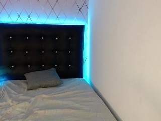 Taniishaa nude on cam – live sex chat