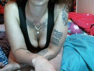 Thickredbonee nude on cam – live sex chat