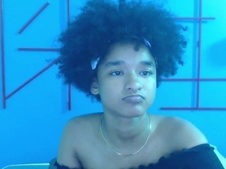 WILLOW nude on cam – live sex chat