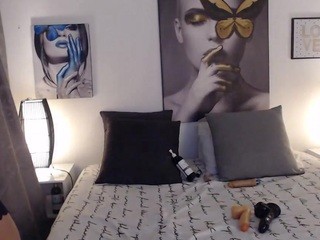 Amaia-Vega nude on cam – live sex chat