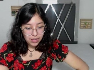 Arabella-Hall nude on cam – live sex chat