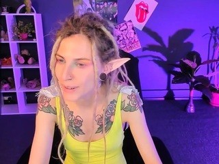 Della-Mill nude on cam – live sex chat