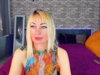 MegMayres nude on cam – live sex chat