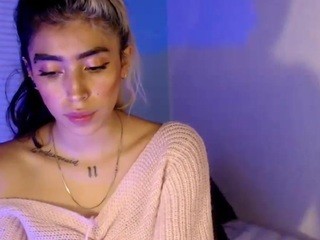 Venuss-018 nude on cam – live sex chat