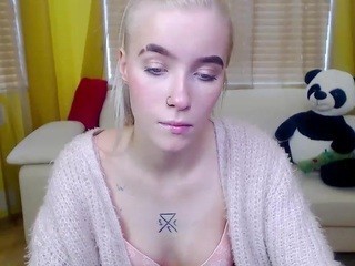 Yourbabykira nude on cam – live sex chat