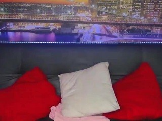 Miiacarazzi nude on cam – live sex chat