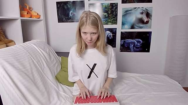 Kimino_Sakura naked stripping on cam for live sex video chat