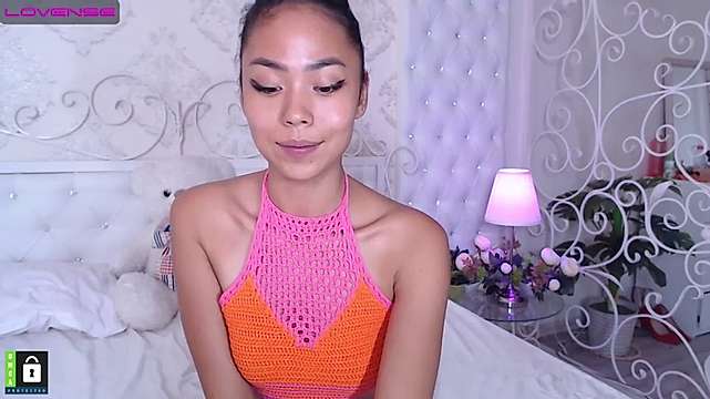 LamaiVun naked stripping on cam for live sex video chat