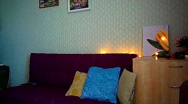LisaSky naked stripping on cam for live sex video chat