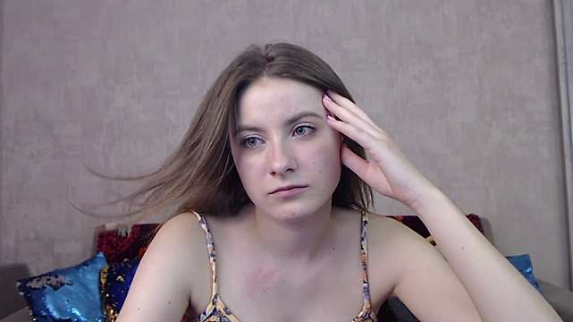 LorryLis naked stripping on cam for live sex video chat