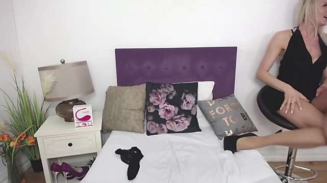 milfNikki naked stripping on cam for live sex video chat
