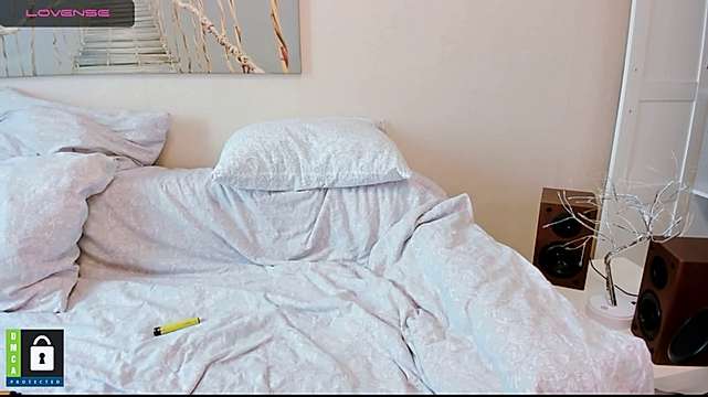 misssevelyn naked stripping on cam for live sex video chat