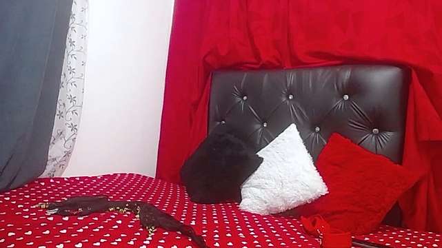 _RANIA_ naked stripping on cam for live sex video chat