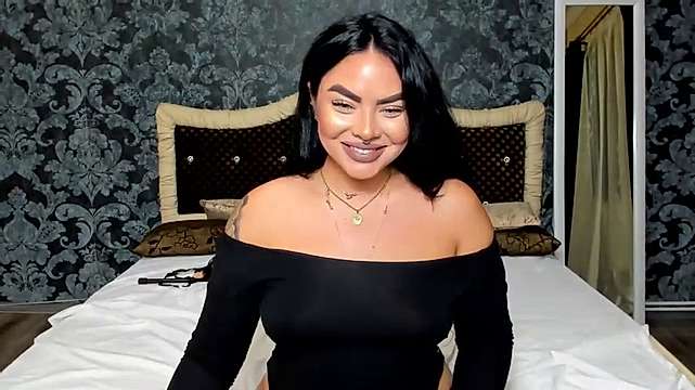 RavenRay3 naked stripping on cam for live sex video chat