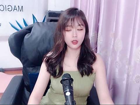 summer_one1 naked stripping on cam for live sex video chat