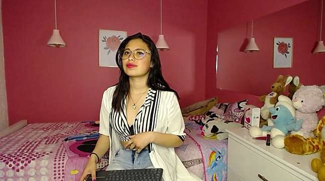 AnnySamantha naked stripping on cam for live sex video chat