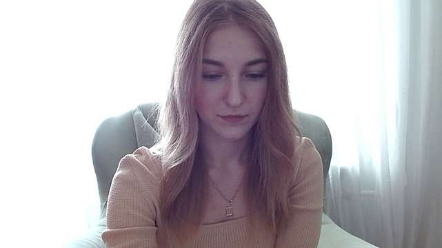 Chelsey_Dream naked stripping on cam for live sex video chat