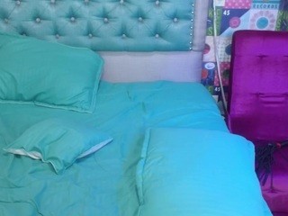 Coragrace nude on cam – live sex chat