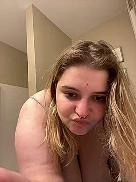 Dreamgirlphia naked stripping on cam for live sex video chat
