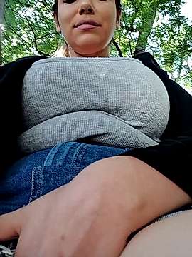 Ella_momy naked stripping on cam for live sex video chat