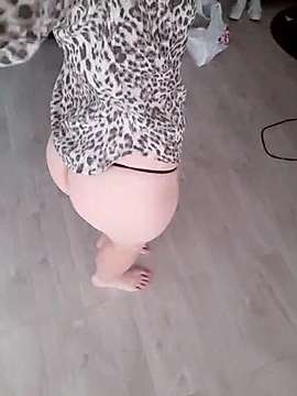 FrenkyFrase naked stripping on cam for live sex video chat